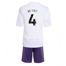 Manchester United Matthijs de Ligt #4 Bortedraktsett Barn 2025-26 Kortermet (+ korte bukser)